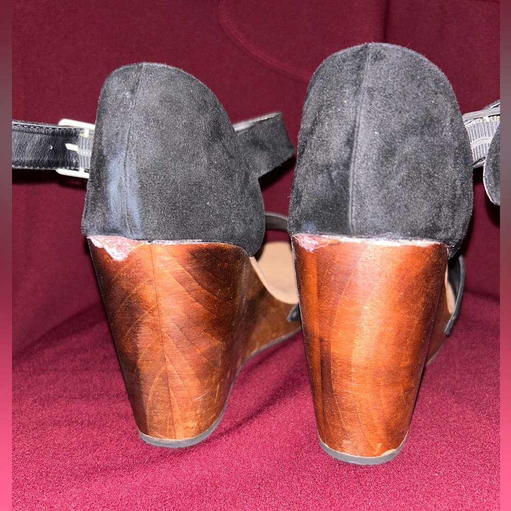 Studded Wood Platform Wedge - Picture 5 of 5